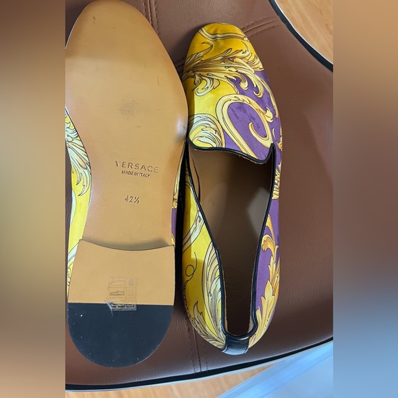 Versace made in Italy size 42.5/43. Cut half size bigger. - Picture 3 of 6